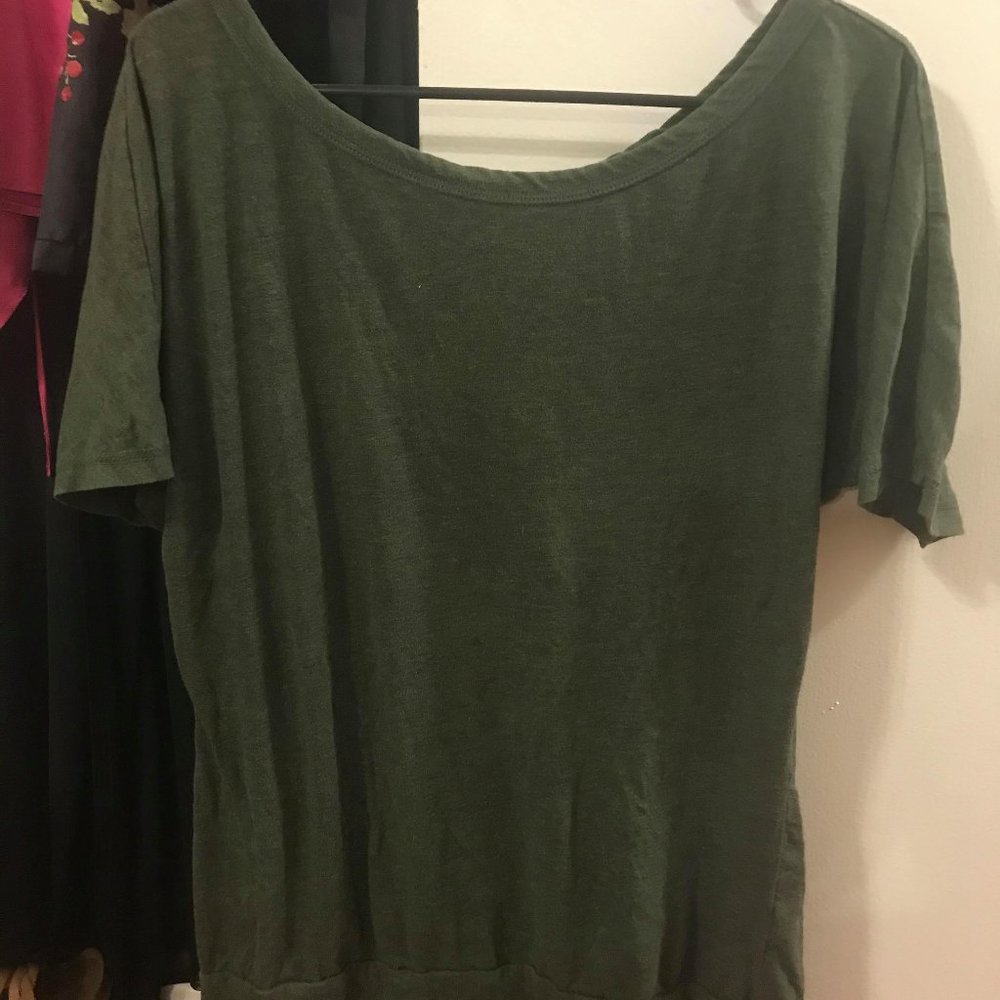 Off the shoulder tunic, hunter green, Mudd
